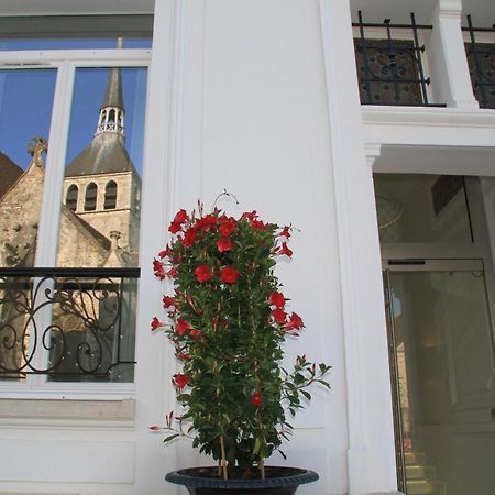 Le César Hôtel Provins Esterno foto