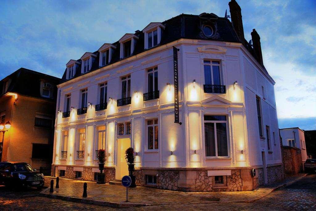 Le César Hôtel Provins Esterno foto